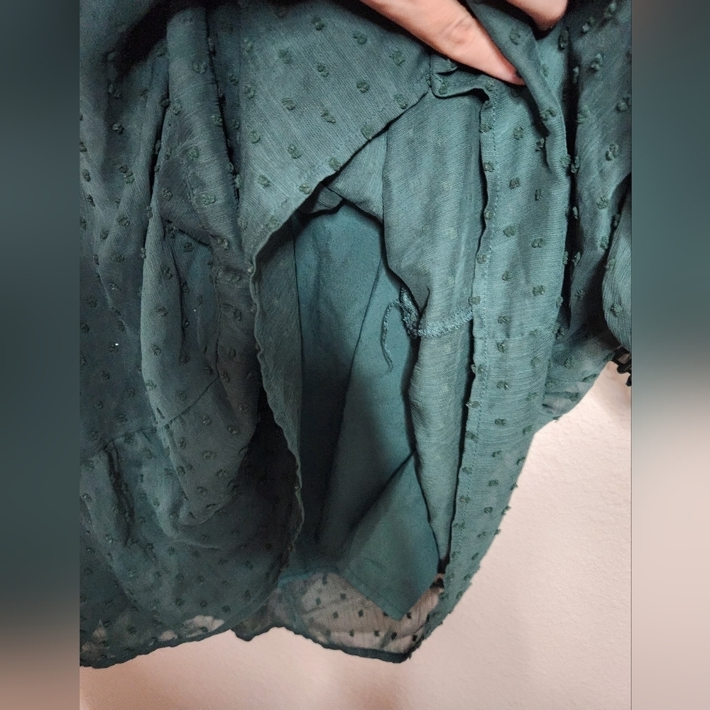 Green Flowy Dot Long Sleeve Dress Size Large - Picture 4 of 7